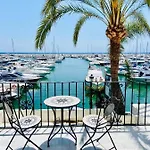 - Frontline 3br Apartment, Puerto Banus Marbella