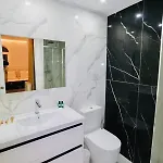 - Frontline 3br Apartment, Puerto Banus
