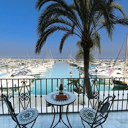 Marbella Home Rentals - Frontline 3Br Apartment, Puerto Banus *