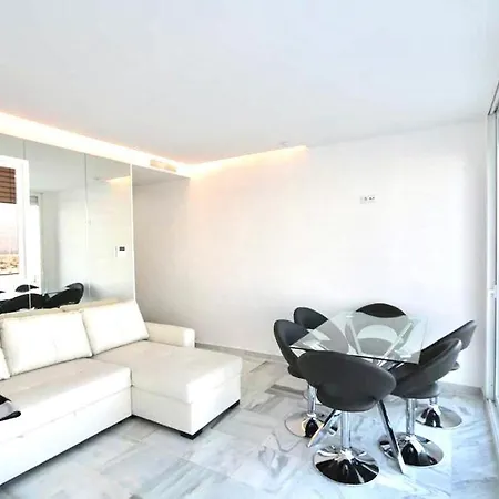 Marbella Home Rentals - Frontline 3Br Apartment, Puerto Banus * マルベーリャ