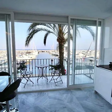 Marbella Home Rentals - Frontline 3Br Apartment, Puerto Banus * マルベーリャ