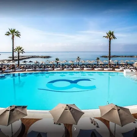 Marbella Home Rentals - Frontline 3Br Apartment, Puerto Banus