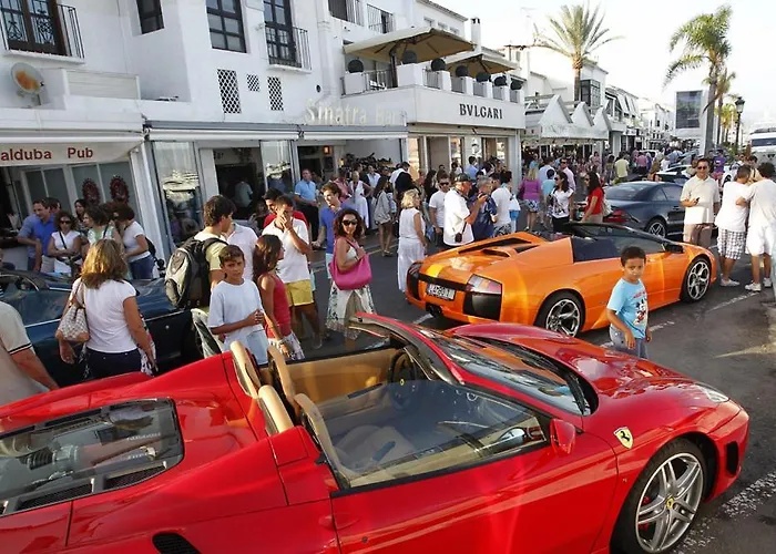 Marbella Home Rentals - Frontline 3Br Apartment, Puerto Banus Marbella