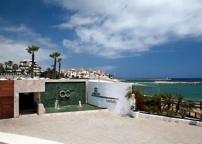 Marbella Home Rentals - Frontline 3Br Apartment, Puerto Banus