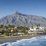 - Frontline 3br Apartment, Puerto Banus Apartment Marbella