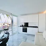 - Frontline 3br Apartment, Puerto Banus Apartment Marbella