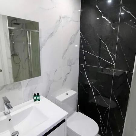 Lägenhet Marbella Home Rentals - Frontline 3Br Apartment, Puerto Banus *