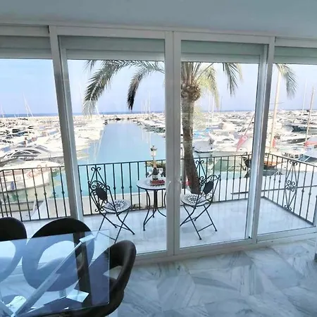 Marbella Home Rentals - Frontline 3Br Apartment, Puerto Banus Marbella