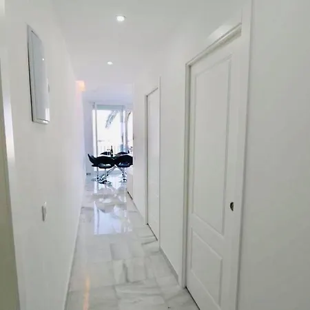 Lägenhet Marbella Home Rentals - Frontline 3Br Apartment, Puerto Banus