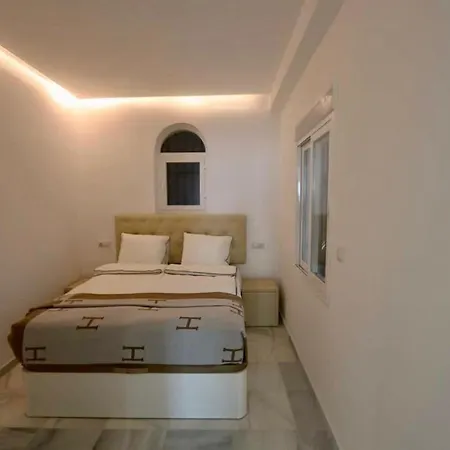 - Frontline 3br Apartment, Puerto Banus