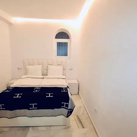 Lejlighed - Frontline 3br Apartment, Puerto Banus Marbella