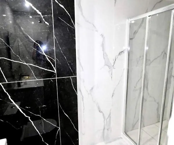 아파트 - Frontline 3br Apartment, Puerto Banus 마르베야