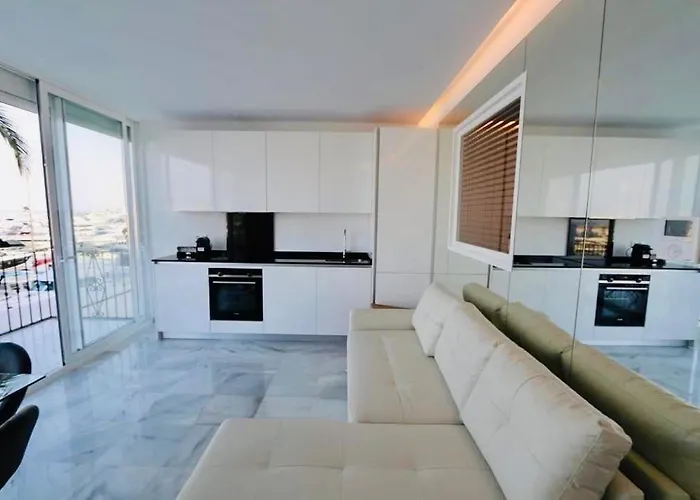 Daire - Frontline 3br Apartment, Puerto Banus *