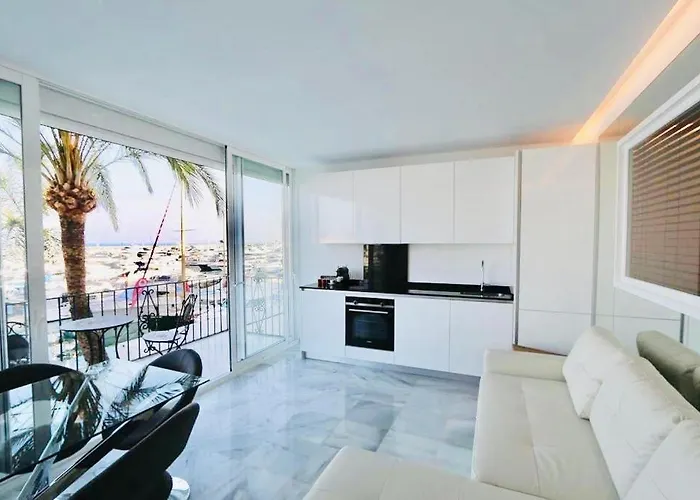 - Frontline 3br Apartment, Puerto Banus Daire Marbella