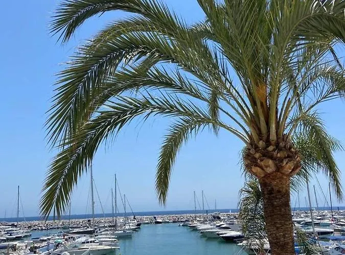 Daire - Frontline 3br Apartment, Puerto Banus Marbella